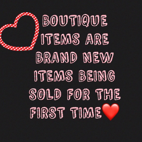 ❌DONATED❌Emerald Green Cold Shoulder Detailed Top - Picture 7 of 8